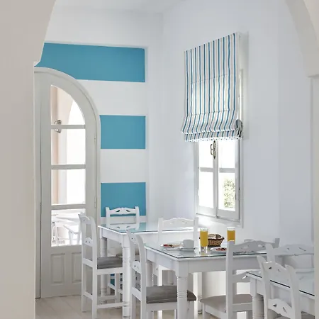 Terra Blue Santorini Камари