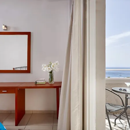 Terra Blue Santorini ホテル Kamári