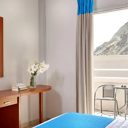 Terra Blue Santorini 3* Kamári