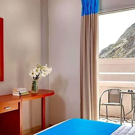 Terra Blue Santorini ホテル