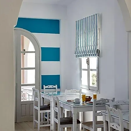 Terra Blue Santorini 3* Kamári