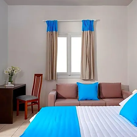 Terra Blue Santorini ホテル Kamári
