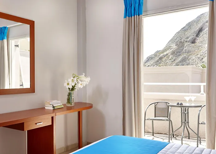 Terra Blue Santorini 3* Kamári